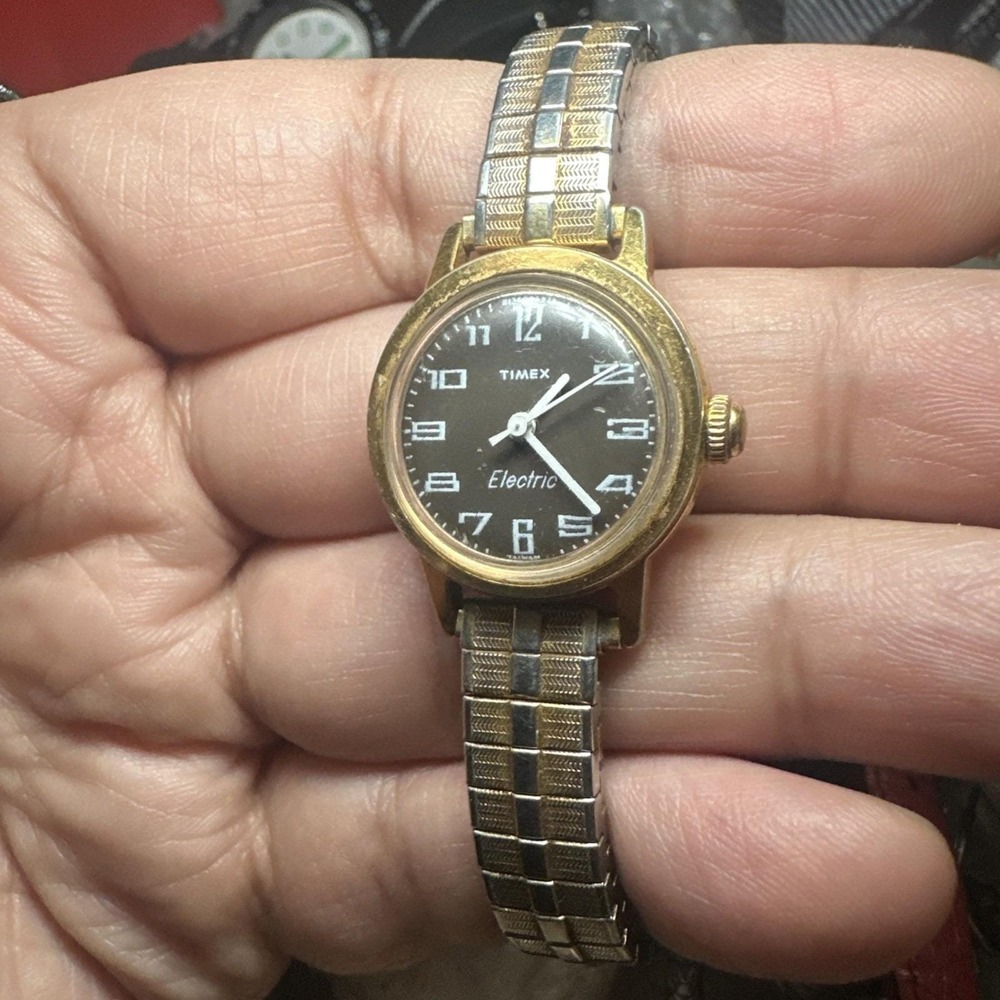 Works Vintage Timex Taiwan Brown Dial Electric Ladies Watch Quartz 23mm Fit 6.5"